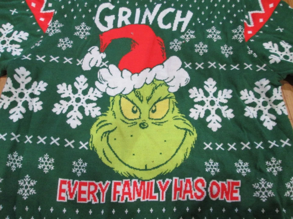 The Grinch''Every Family has one'' sweater men's Large Light-up - Image 2 of 4