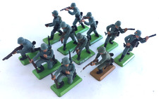 Britains Ltd Deetail WW2 WWII German Army Infantry Radio 11 Figures Lot 1971 Vtg