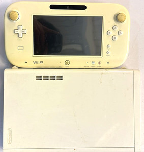 Wii U Konsole (DEFEKT) Gamepad verbindet sich nicht & Spiel wird nicht auf Display angezeigt