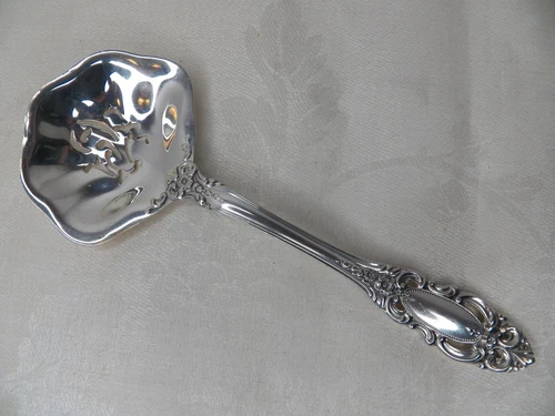 TOWLE GRAND DUCHESS STERLING SILVER NUT/BONBON SPOON 6 1/4" NO MONOGRAM
