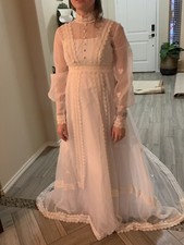Vintage Victorian White Wedding Dress Long Train Veil Tulle Lace