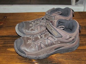 sperry hiking shoes