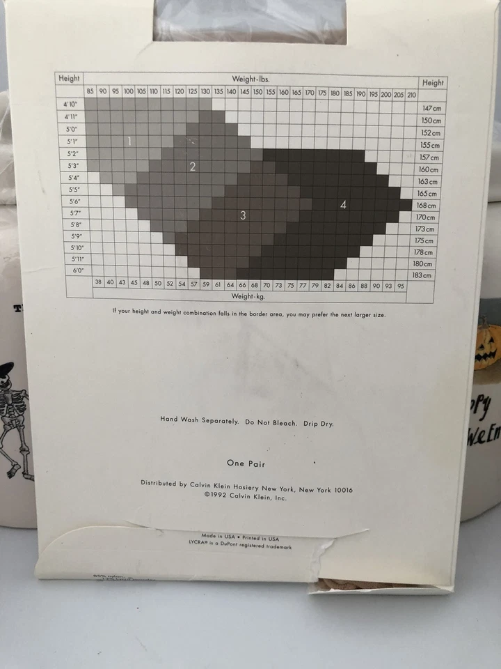 Pantimedias vintage Calvin Klein Silken20 Denier talla 1 - ligeras 3 desnudas, estilo 791. Foto 3 de 4