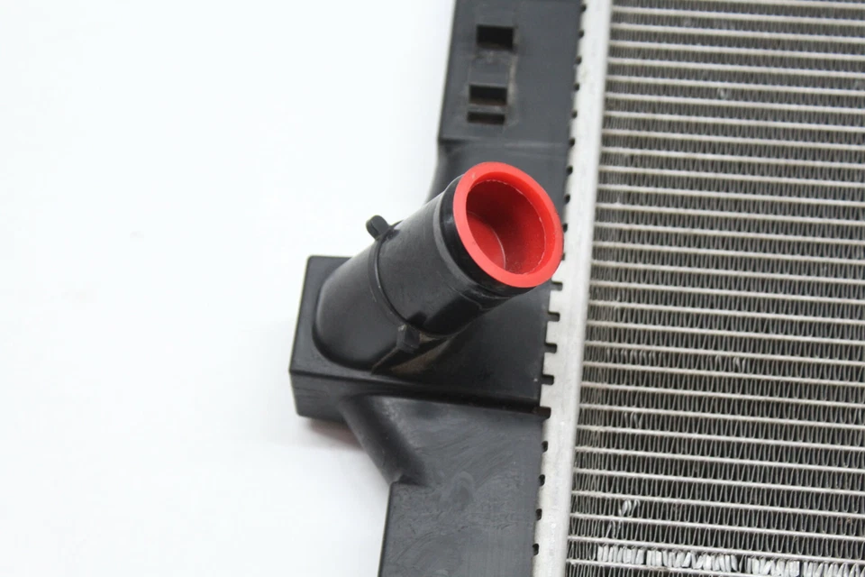 Toyota Prius C 2014 radiador de refrigeración motor 422134-8630 OEM 12 13 14 15 Foto 4 de 4