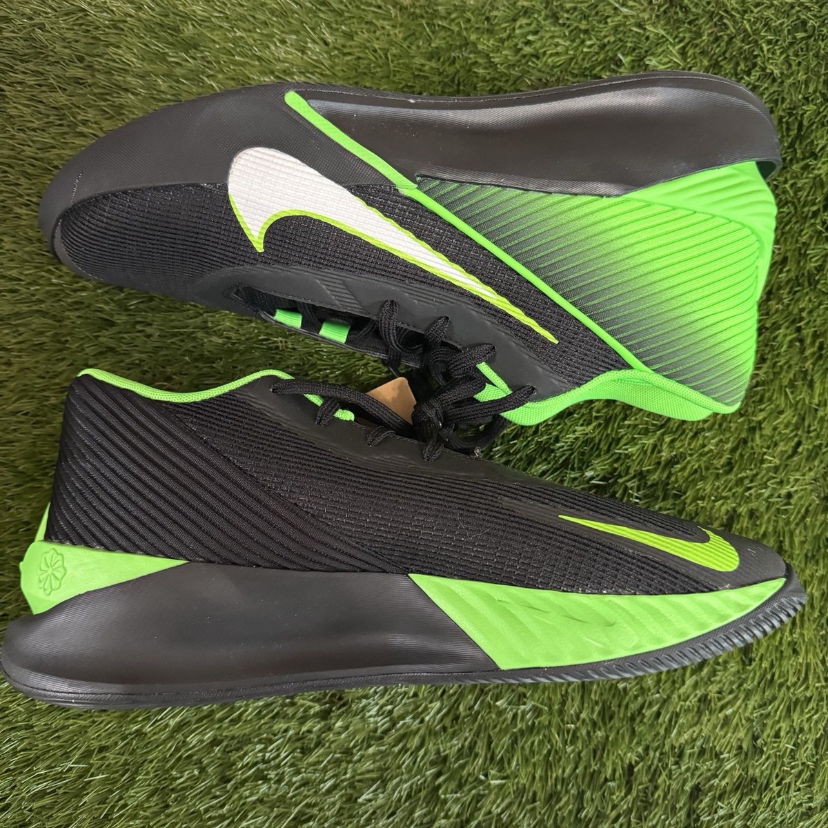 Nike G.T. Jump Academy Men's Size 10.5 Black White Green Strike