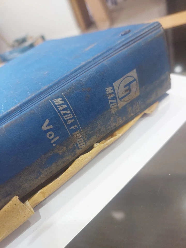 Mazda Bongo F1000 Dealer Original Parts Catalogue - image 3 of 4