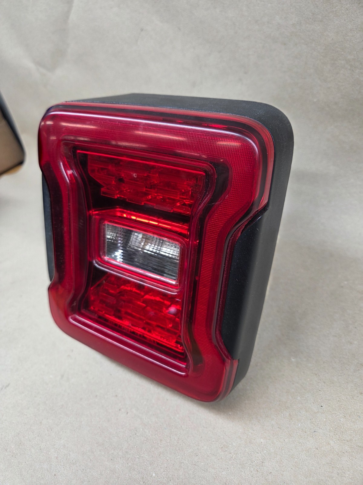 18-23 Jeep Wrangler JL OEM Driver LED Taillight Tail Light With Blind Spot Alert thumbnail 3