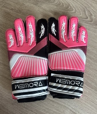 Wenora Girls Pink Soccer Gloves Youth size small for 6/7 Used