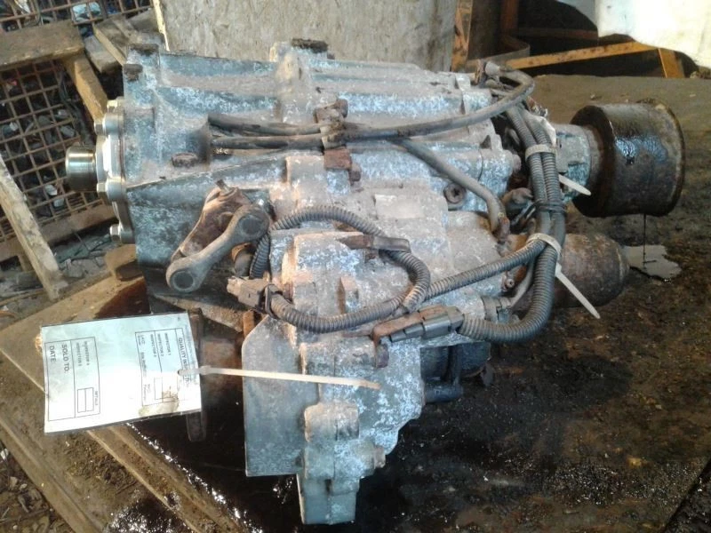 Transfer Case 4X4 4WD 98 1998 Infiniti QX4 130K Miles - Image 4 of 4