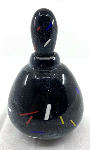 Hermosa botella de perfume y tapón de vidrio artístico firmado por artista de 8" de alto 1995 - Imagen 6 de 12