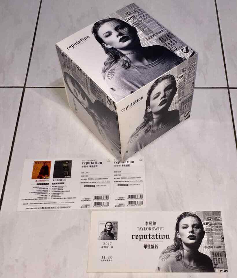 Taylor Swift Reputation Pomo Display Cube + Red Folder + 1989 DLX