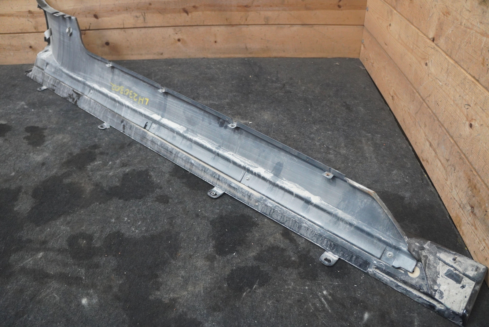 Left Rocker Panel Side Skirt Trim Blade HY53-10609-AC Aston Martin DB11 2017