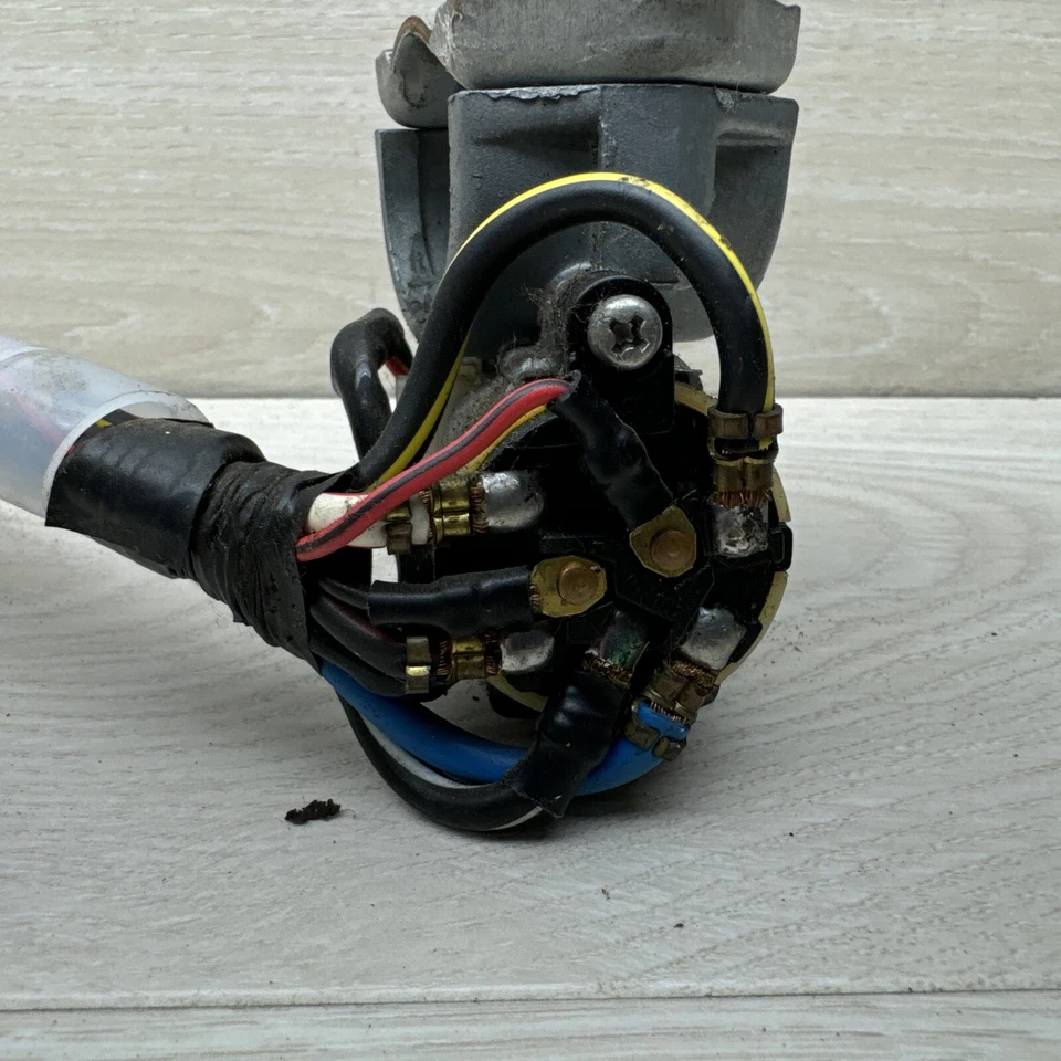 Mazda B2000 B2200 B2600 1986-1989 transmisión manual interruptor de encendido con llaves Foto 3 de 4