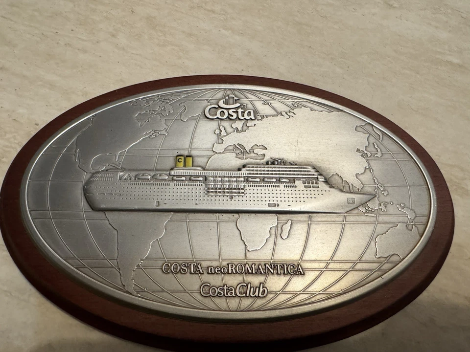 Crest nave Costa Neo Romantica Costa Crociere Club con base vintage collezione - Immagine 3 di 4