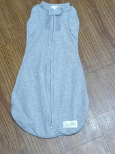 Woombie Original Baby Swaddle 0-3 Months Gray Zip Sleep Sack Newborn Pre-owned