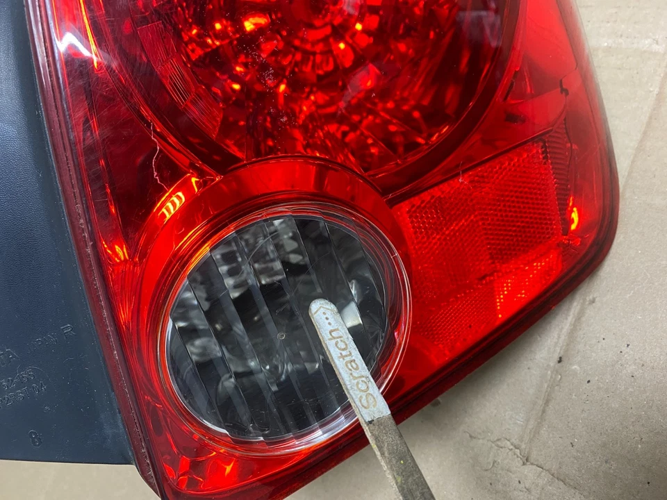 Luz trasera lateral derecha Scion XA 2006 pasajero derecho OEM U6553 DG Foto 4 de 4