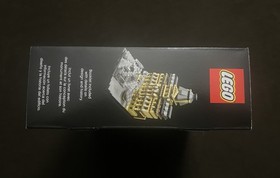 DAMAGED BOX LEGO Architecture Louve 21024 Paris France Landmark Retired