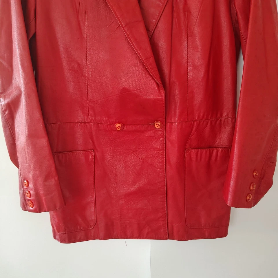 Gabardina vintage de cuero rojo Vakko para mujer talla 3/4 años 70 Dakota Johnson  Foto 3 de 4