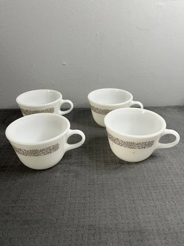 Pyrex Corning/Corelle Woodland Brown Coffee Cups White Mug Set of 4 Kitchen