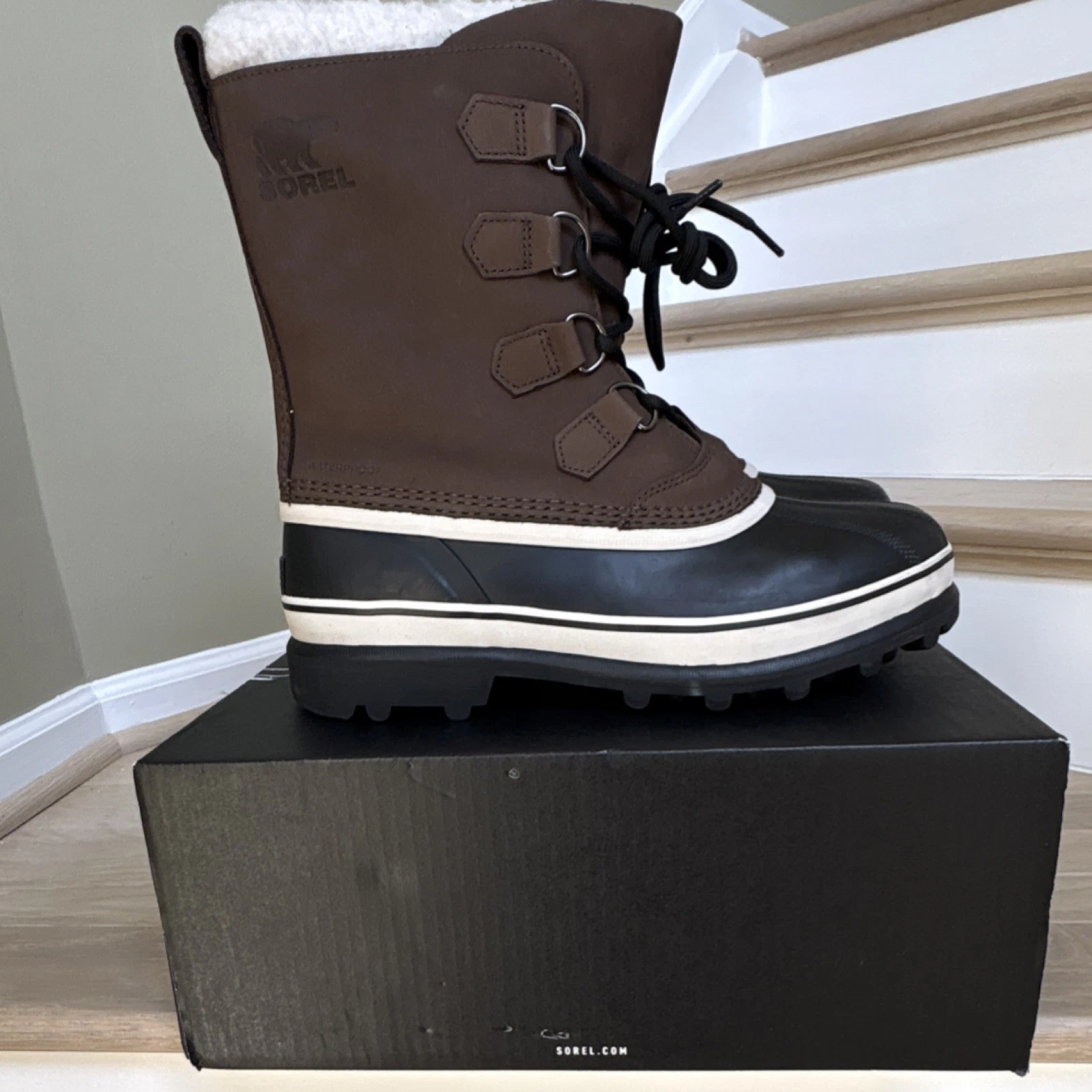 NEW IN BOX SOREL Men’s Brown/Black Lace-Up Snow Boots