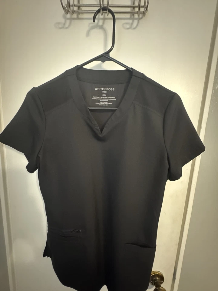 White Cross Size, Small Woman; Two Pairs Of Pants And One Top That Matches Both - Image 2 of 4