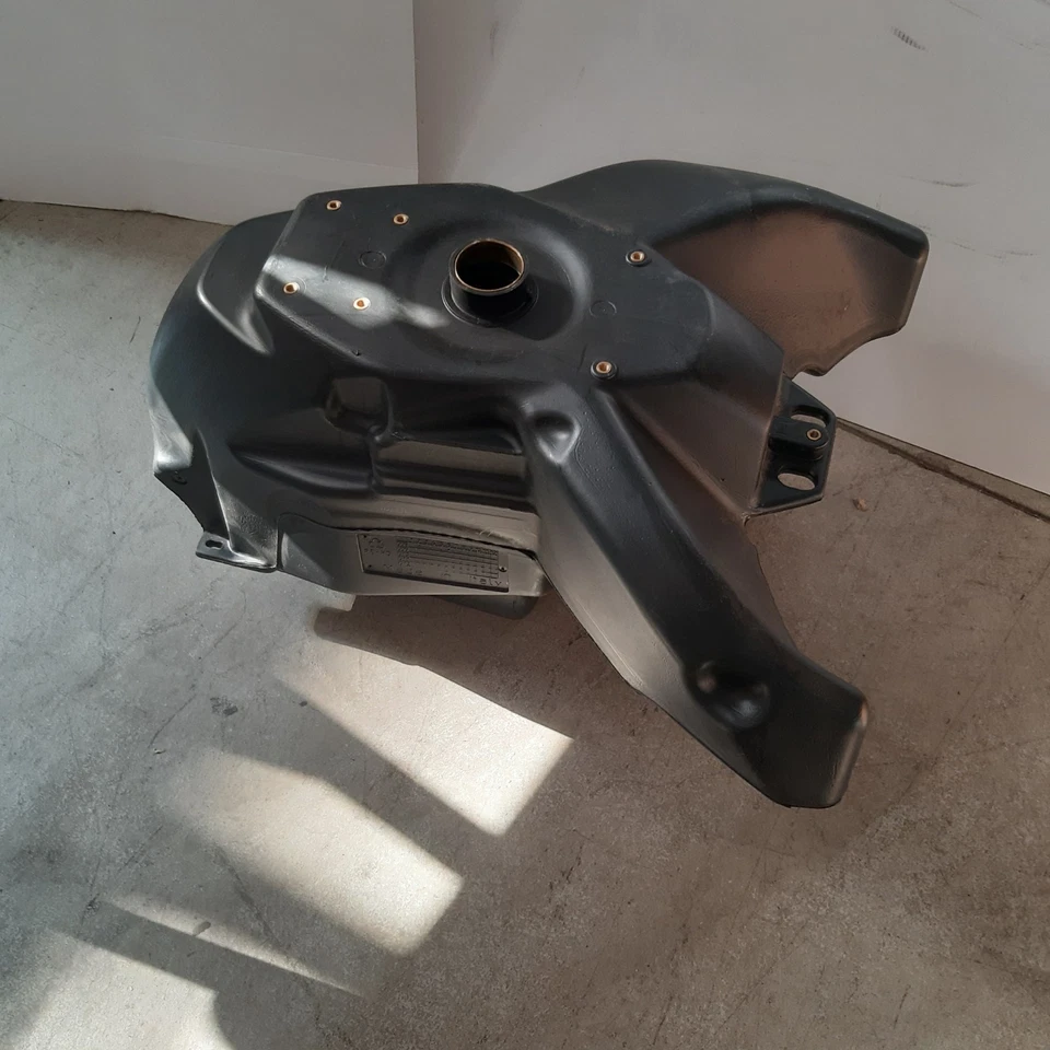 MOTO GUZZI STELVIO PRIMA SERIE SERBATOIO CARBURANTE NUOVO Foto 4 de 4