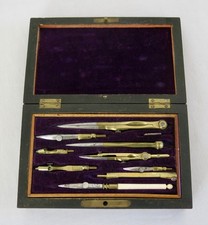 BOITE de COMPAS ANCIENNE, ancienne boite de compas, dessin, coffret acajou .