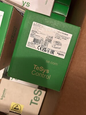 New Schneider Electric LC2D18G7 * 18amp Reversing Contactor