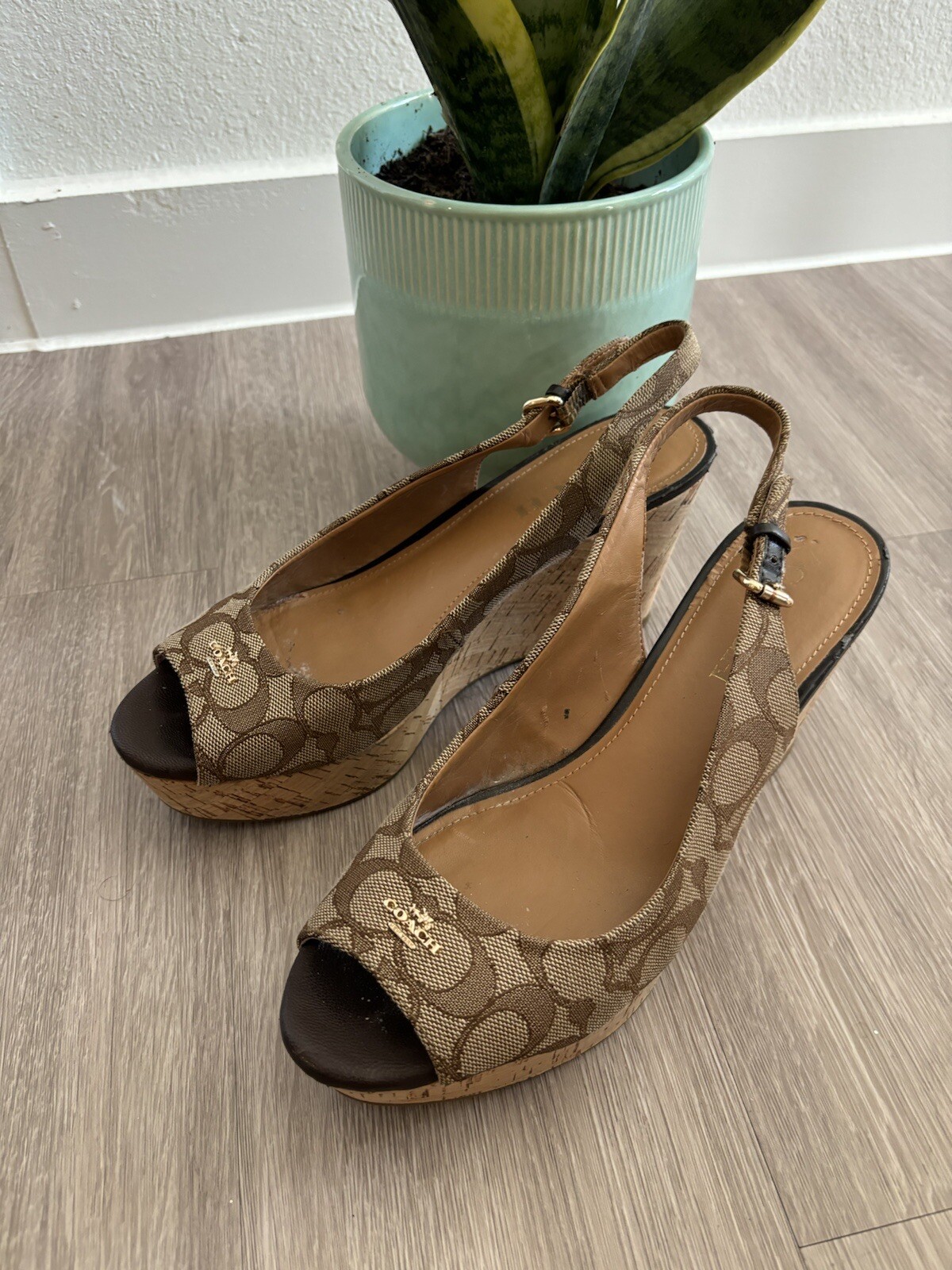 Coach Tan Signature Slingback Peep toe FERRY Shoes Sz… Gem