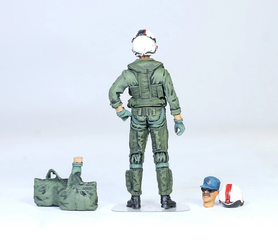 PreSale US Navy Pilot (for F14, F-18, A-7, A-6) 1:32 Pro Built Model - Image 3 of 4
