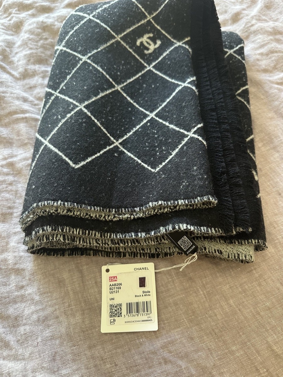 新品 非売品 2025年 CHANEL VIP顧客限定 ギフト スカーフ 2025 brand New model Chanel wool scarf black white stole NWT | eBay
