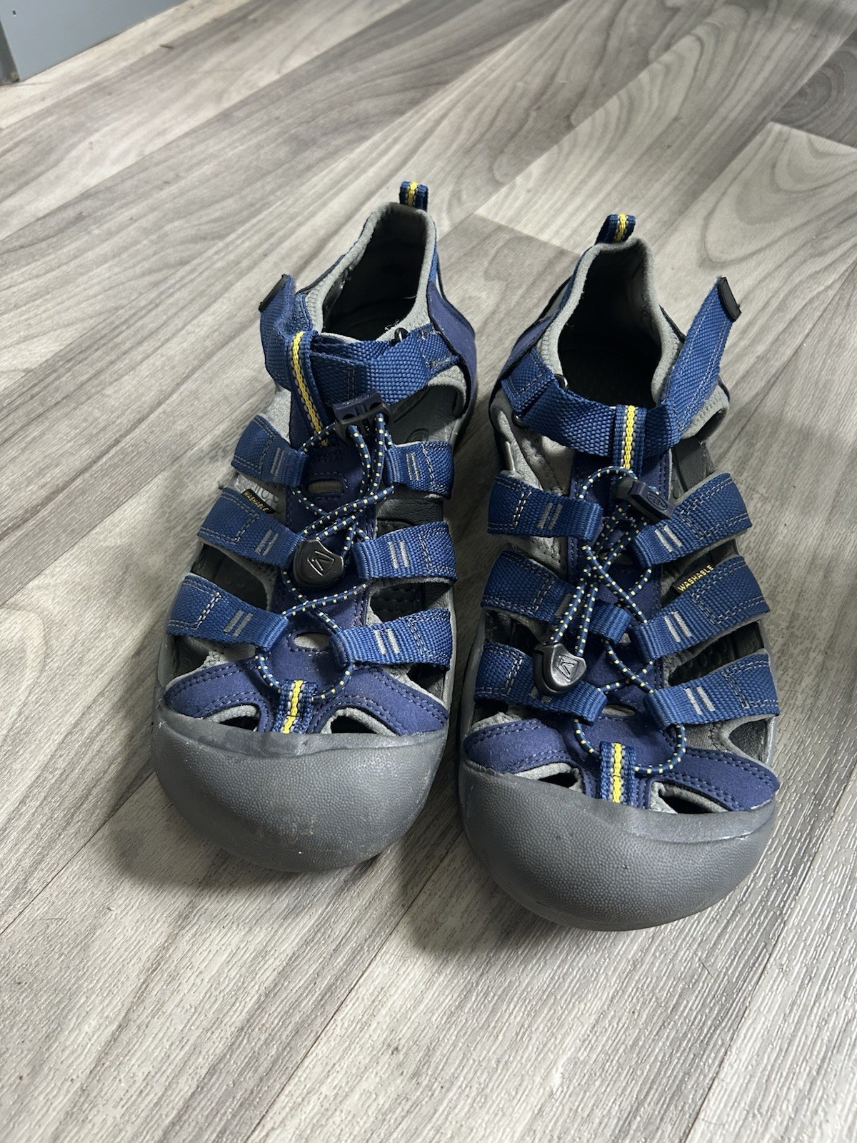 Sandali estivi unisex Keen Newport H2 "Blue Depths Gargoyle" US 7 EU 39 in ottime condizioni