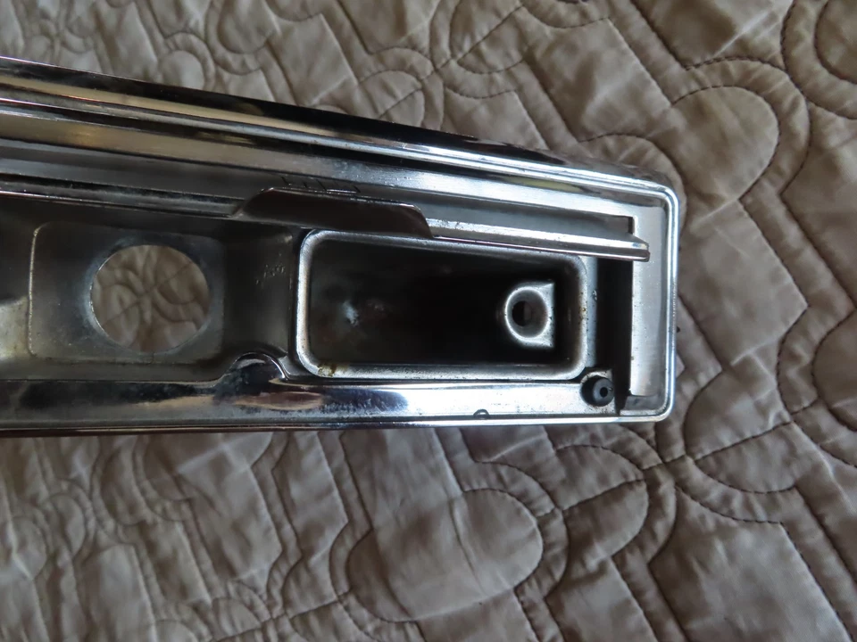 CENICERO PUERTA TRASERA DERECHA INTERRUPTOR VENTANA ENCENDEDOR BISEL 74-79 CADILLAC 9843728 Foto 4 de 4