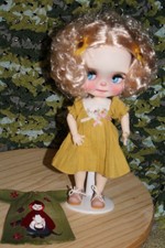 Custom Blythe Doll with chubby Body and Face comes with an extra Dress