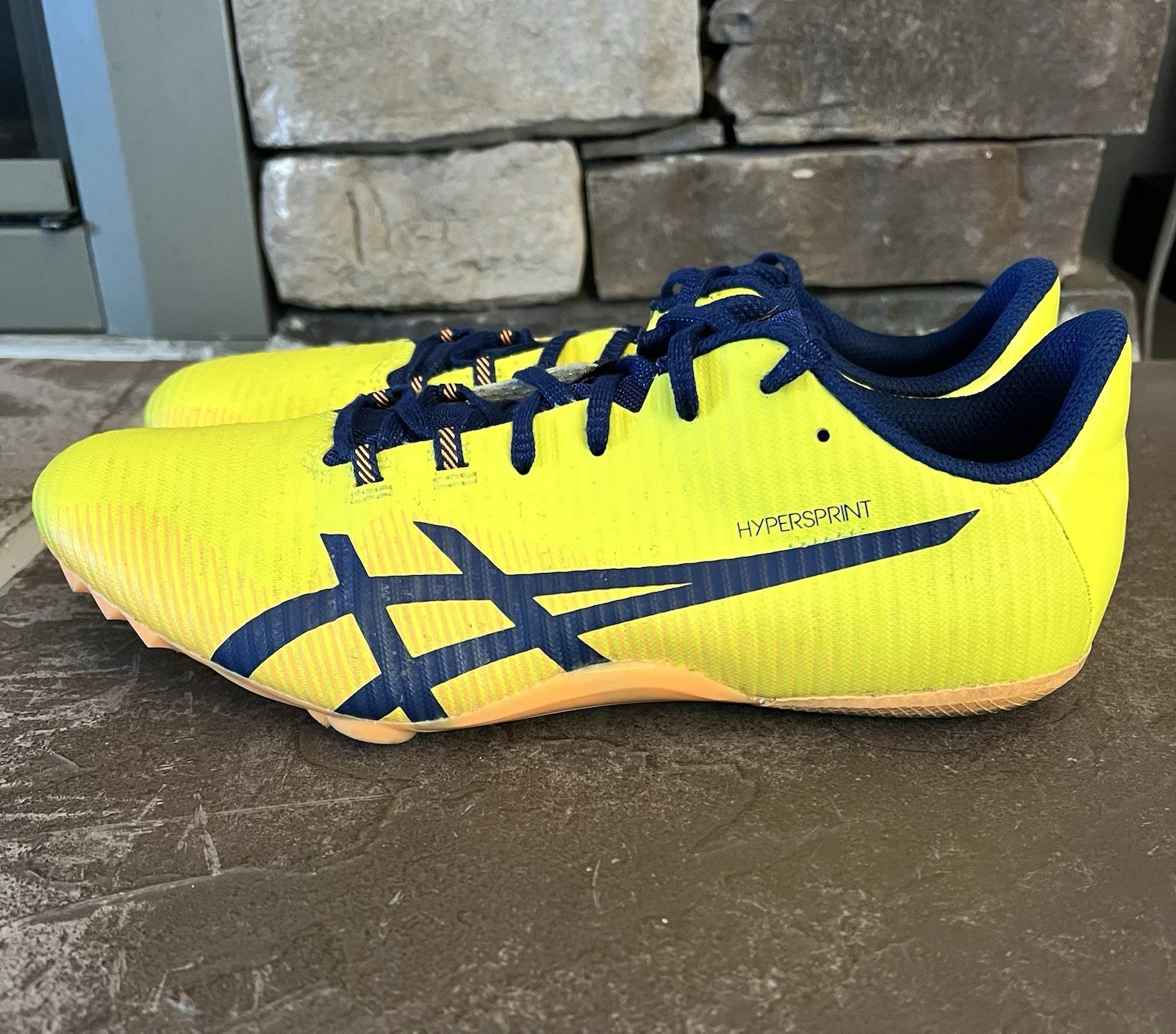 Scarpa da pista ASICS unisex Hyper MD 8 donna larghezza 10 uomo taglia 8 5