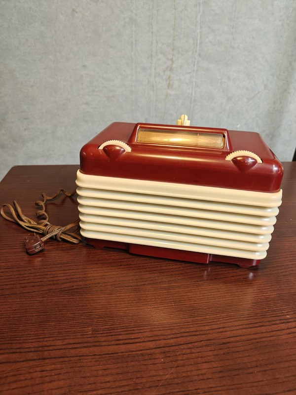 Setchell Carlson Model X13 Antique Frog Eye Tube Radio - Tested Working