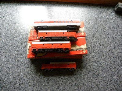 HO Scale Streamline  Train, Ahearn Powered F7, two dummy units, 5 Globe cars
