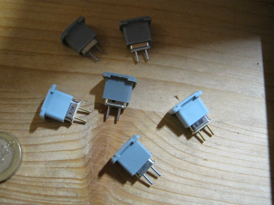 Sonderaktion: Graupner Empfänger Quarz Empfängerquarz R FM SSS Kanalwahl - Bild 2 von 3