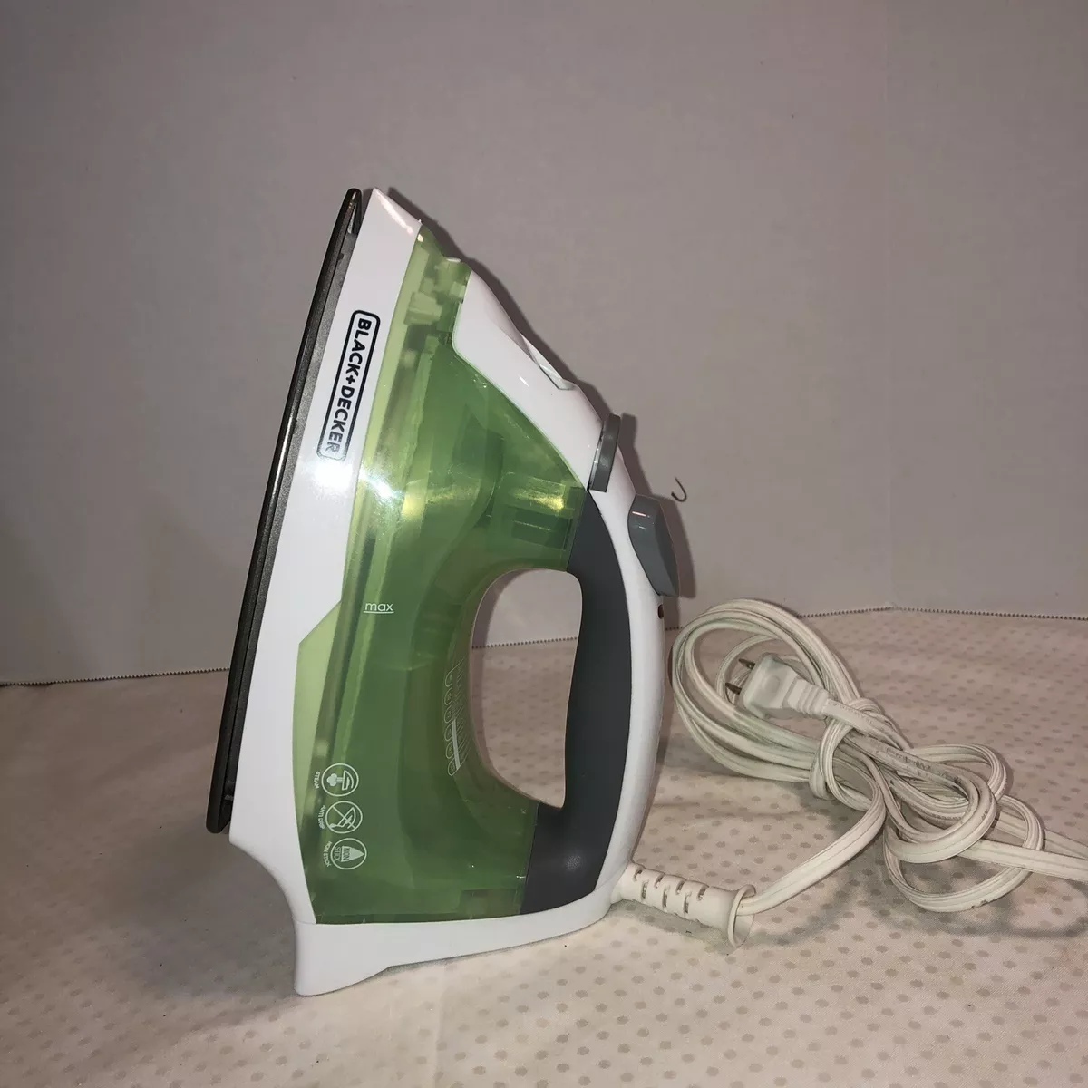 Black+Decker, Easy Steam Compact Iron, IR02V-T