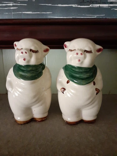 VTG  1940s Shawnee Pottery Large 5" Smiley Pig Salt&Pepper Shakers