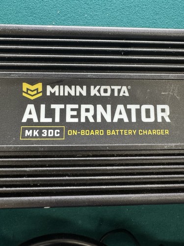 Minn Kota On-Board Alternator Charger Black