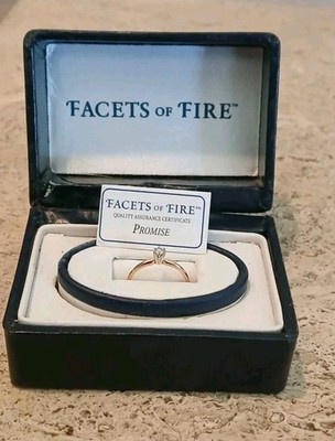10K ''Facetten des Feuers'' 1/10 Karat natürlicher Diamant Gelbgold Verlobungsring Versprechen
