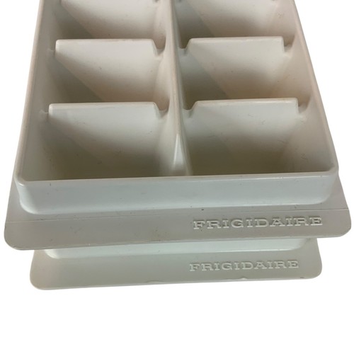 Frigidaire Ice Cube Trays Set Of 2 White Plastic 16 Cubes Each Dishwasher Safe - Picture 2 of 5