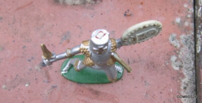 Figurine Cyrnos Moyen Âge – Cavalier Casqué Avec épée Et Bouclier Croix – Occasion