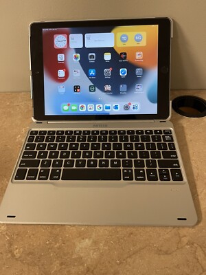 Apple iPad 5th Gen. 32GB, Wi-Fi + Cellular (Sprint), 9.7in - Silver