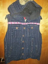 Woman's Vest Year Round Unique Global Just Designs Large Hooded