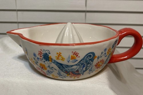 Pioneer Woman Mazie Hand Juicer Blue Bird 5.5 x 8"