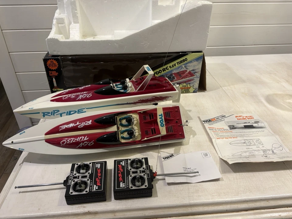 2 Tyco 9.6v RipTide Racing RC Boats. One Fully Functional And One Powers On. - Image 2 of 4