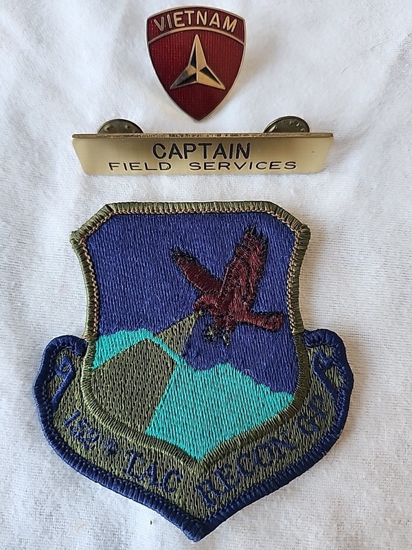 152nd TAC RECON GROUP Airlift Wing Nevada Air Nat. Guard And Captain Pin-Vietnam