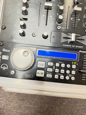 AMERICAN AUDIO Q-2422 MKII DJ MIXER PREAMP + MCD-510 CD BUNDLE W